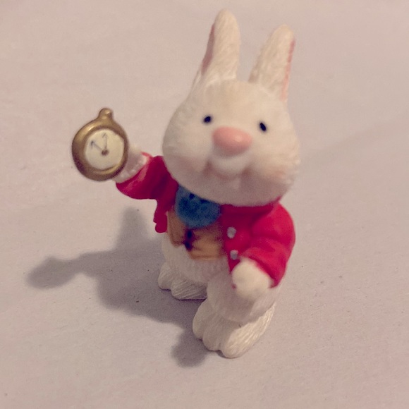 Hallmark Merry Minatures Alice in Wonderland - Picture 9 of 10